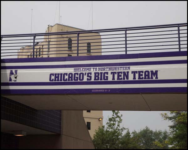 Chicago's big ten team painted on a bridge